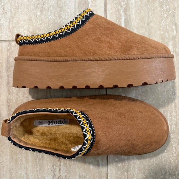 Mudd Tasman Platform chunky faux suede Tan Slippers shoes Size 9 cozycore preppy - Picture 5 of 8